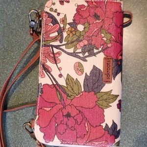 Sakroots EUC 4.5x8 crossbody floral